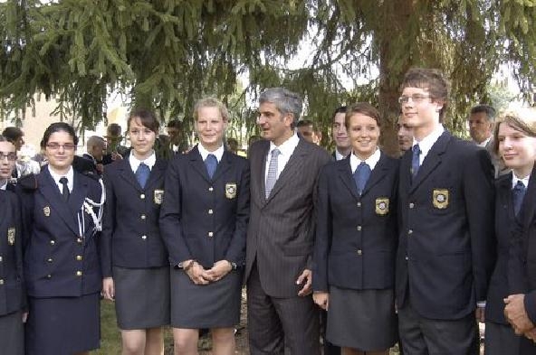 Le ministre et nos jeunes Kamarades de la série W