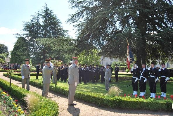 Revue par le Général Ract-Madoux