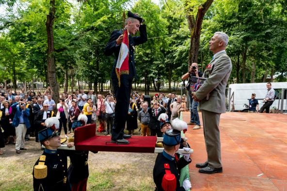 Remise du Prix d'Honneur à Cyr Gaignault 9770D par le général François Lecointre 7861C